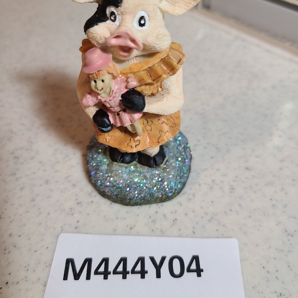 Little pig figurine knick knack for sale today - Picture 3 of 11